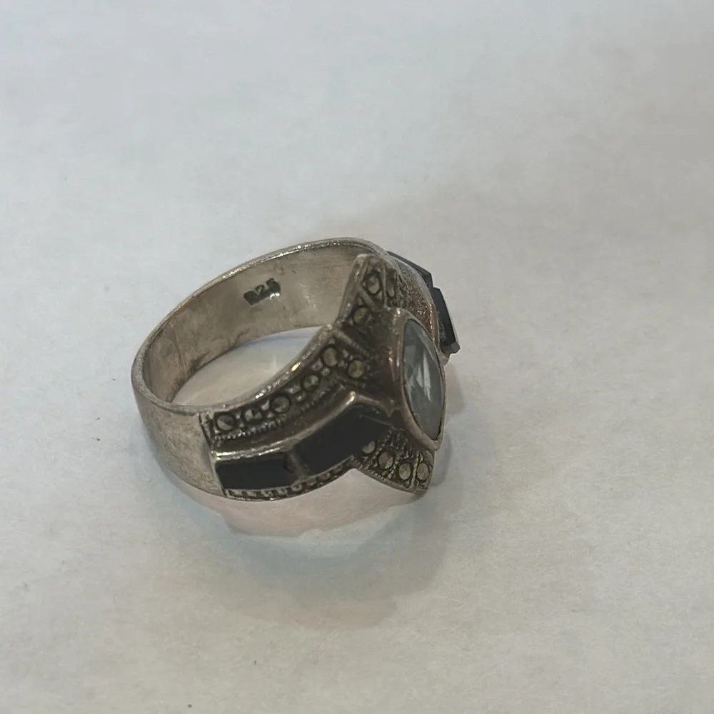 ART DECO MARKED 925‎ BLACK ONYX AND MARCASITE RING SIZE 6.5